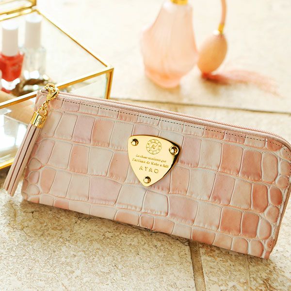 愛されピンクのお財布がほしい 可愛いピンク財布があるレディースブランドとおすすめアイテム36選