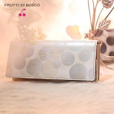 バッグとお財布の専門店erutuocの人気レディース長財布はFRUTTIのフェアリードットです