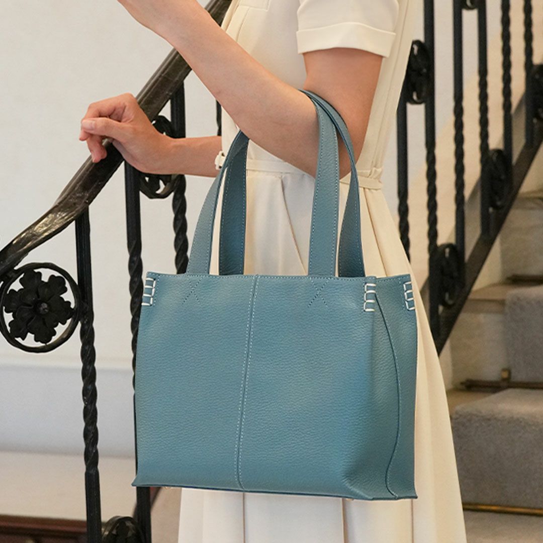 【傳濱野】皇室御用達 花のようにたおやかなミニトートFioen（フィオン） 肩にかかる