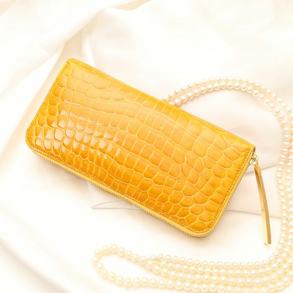 上質でおしゃれなクロコダイルのお財布は池田工芸のルミナースマートです