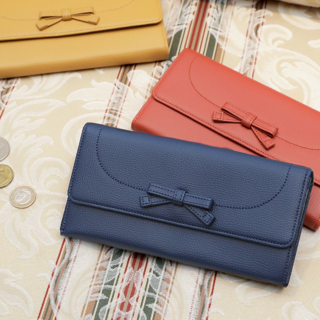 40代女性に人気の財布は傳濱野のモーナウォレットです