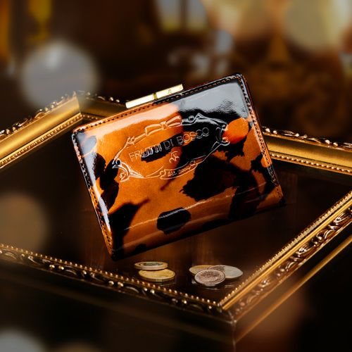 バッグとお財布の専門店erutuocの人気エナメルレディース財布はFRUTTIのエルモナイトランプです
