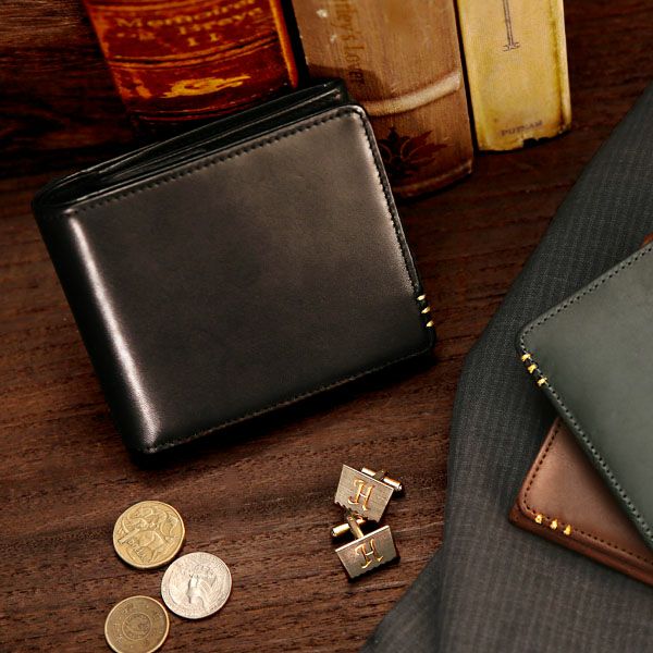 バッグとお財布の専門店erutuocの人気メンズミニ財布は傳濱野のCLASSICO EGAREです