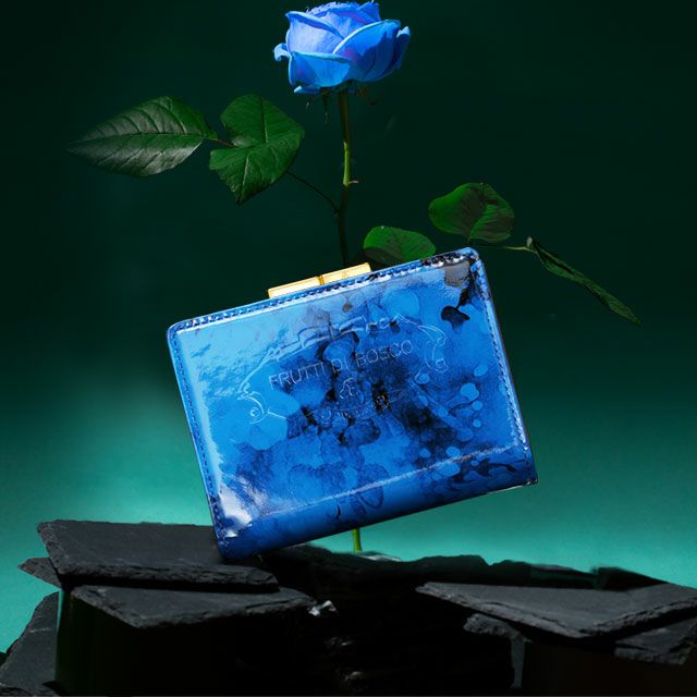 バッグとお財布の専門店erutuocの人気エナメルレディース財布はFRUTTIのエルモブルーローズです