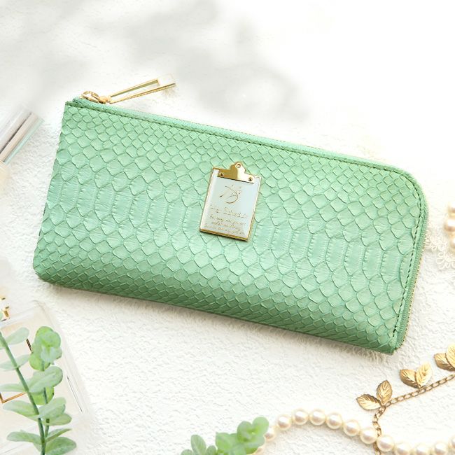バッグとお財布の専門店erutuocの人気レディース長財布はHerScheduleのSymbol Greenです