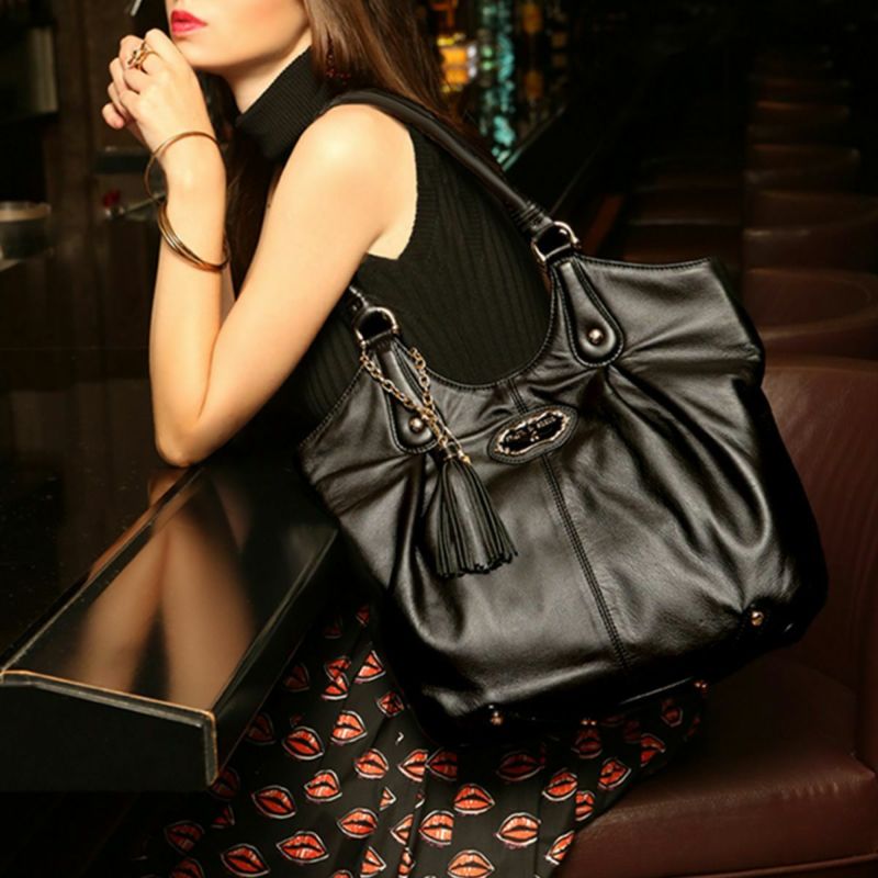 おしゃれな大人の推し活バッグおすすめ｜FRUTTI トートバッグ Emma Timeless Black（エマ タイムレスブラック）