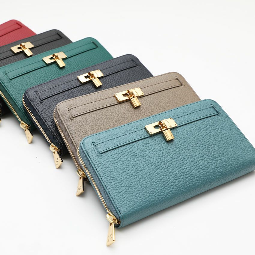 40代女性に人気の財布は傳濱野のミーティアウォレットです
